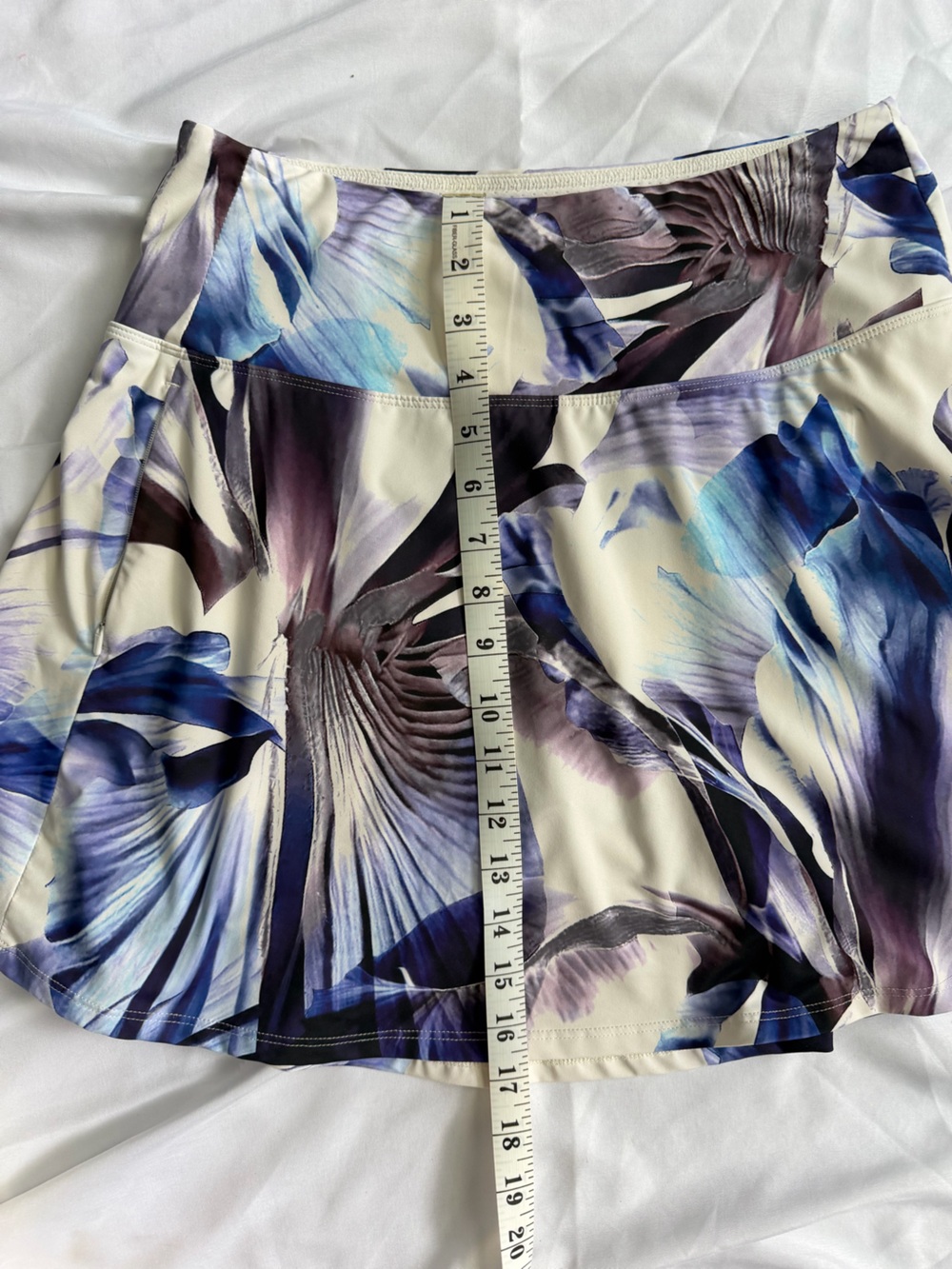 CALIA by Carrie Underwood Floral Athletic Skort in White and Blue - Picture 5 of 5